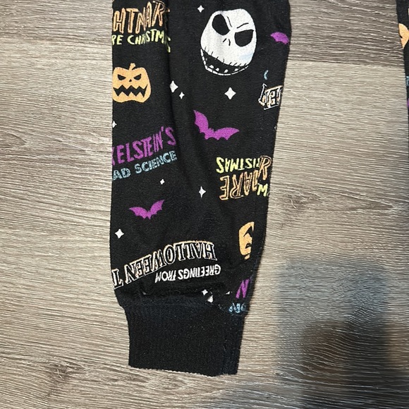 Jack Skellington in nightmare before Christmas pj bottoms - Picture 4 of 6